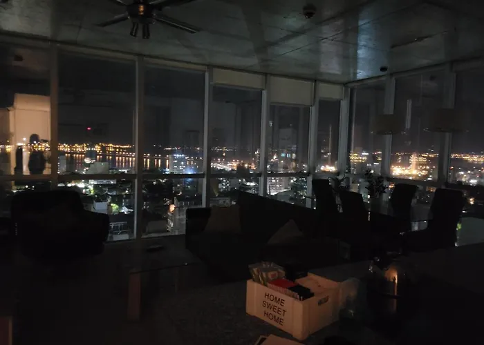 Departamento Super Centrico Con Vista Al Rio Parana